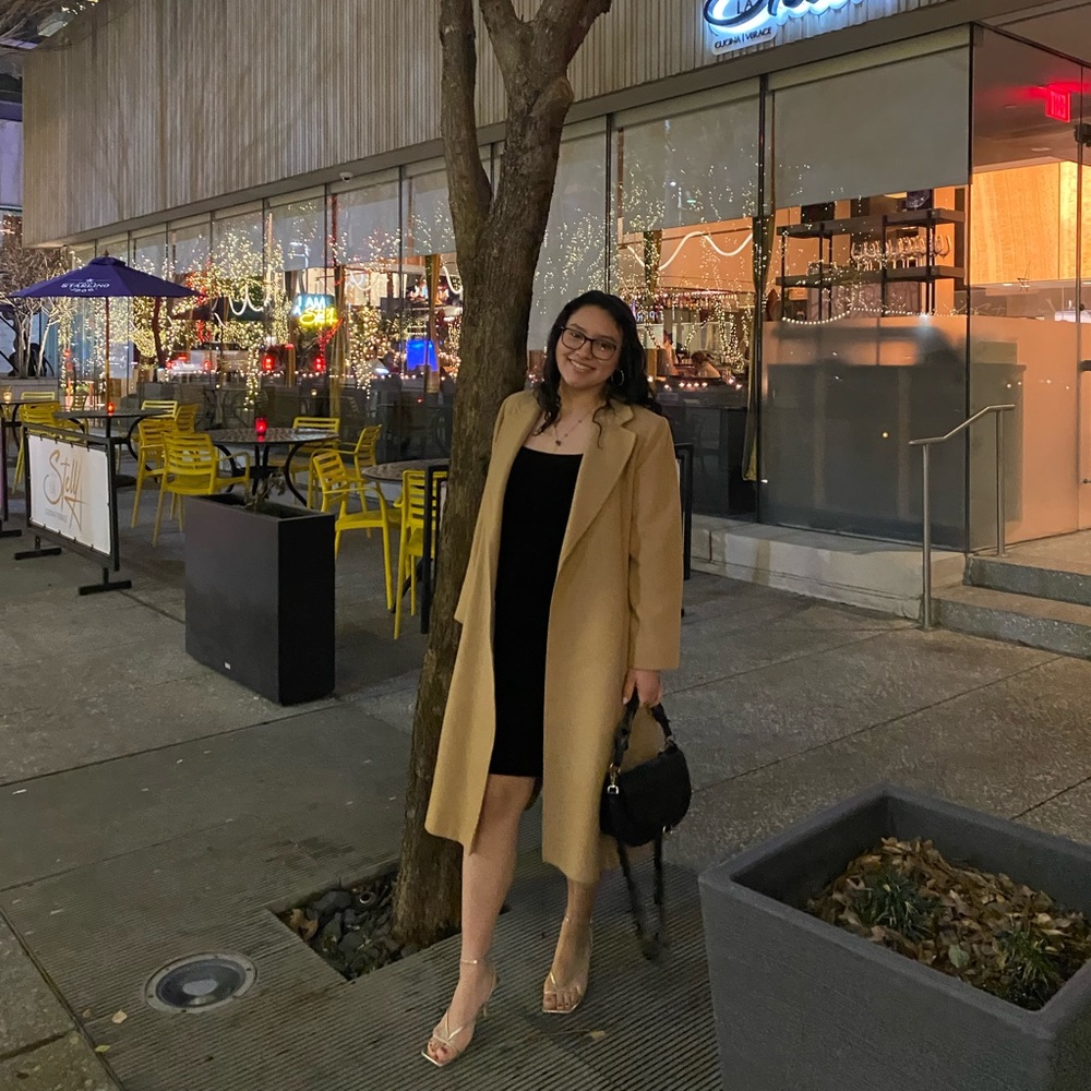 Meet your Posher, Valeria